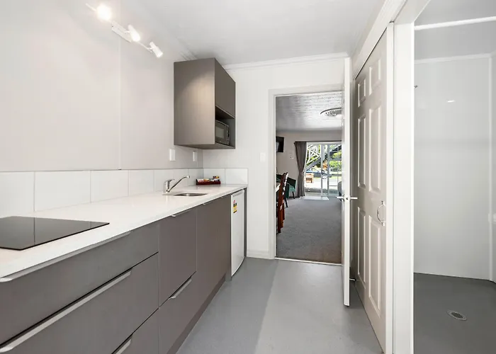Ashleigh Court 4*