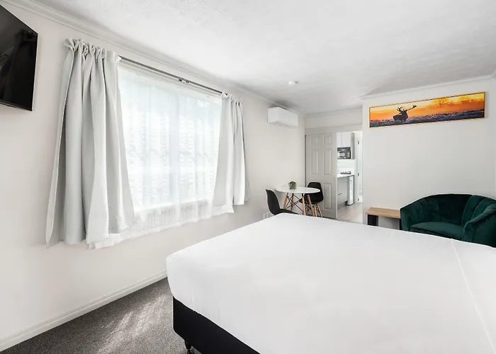 Ashleigh Court Motel 4*