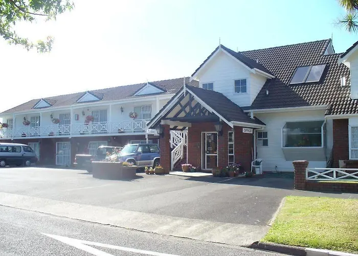 Ashleigh Court 4*